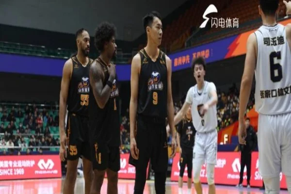 勇士库里与巴特勒新赛季磨合争冠关键变量与前景分析